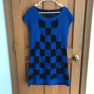 EUC Veeca Black and Blue Crinkle Dress